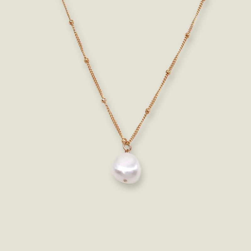 Dotted Pearl Necklace